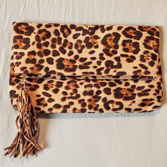 Leopard Print Clutch Purse with chain strap - Picture 1 of 7